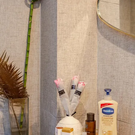 Appartamento Petit Maison En Plein Coeur De 9eme *
