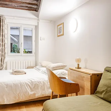 Petit Maison En Plein Coeur De 9eme Parigi